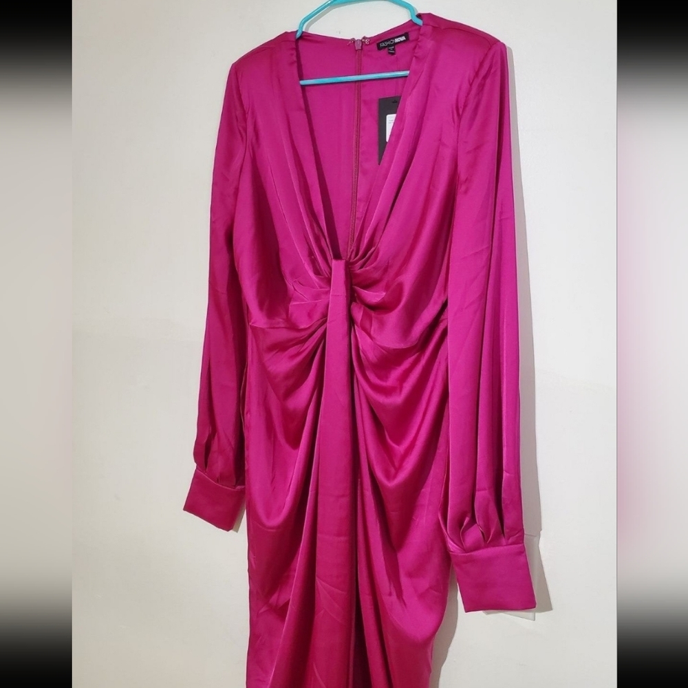 Dress - Picture 3 of 4